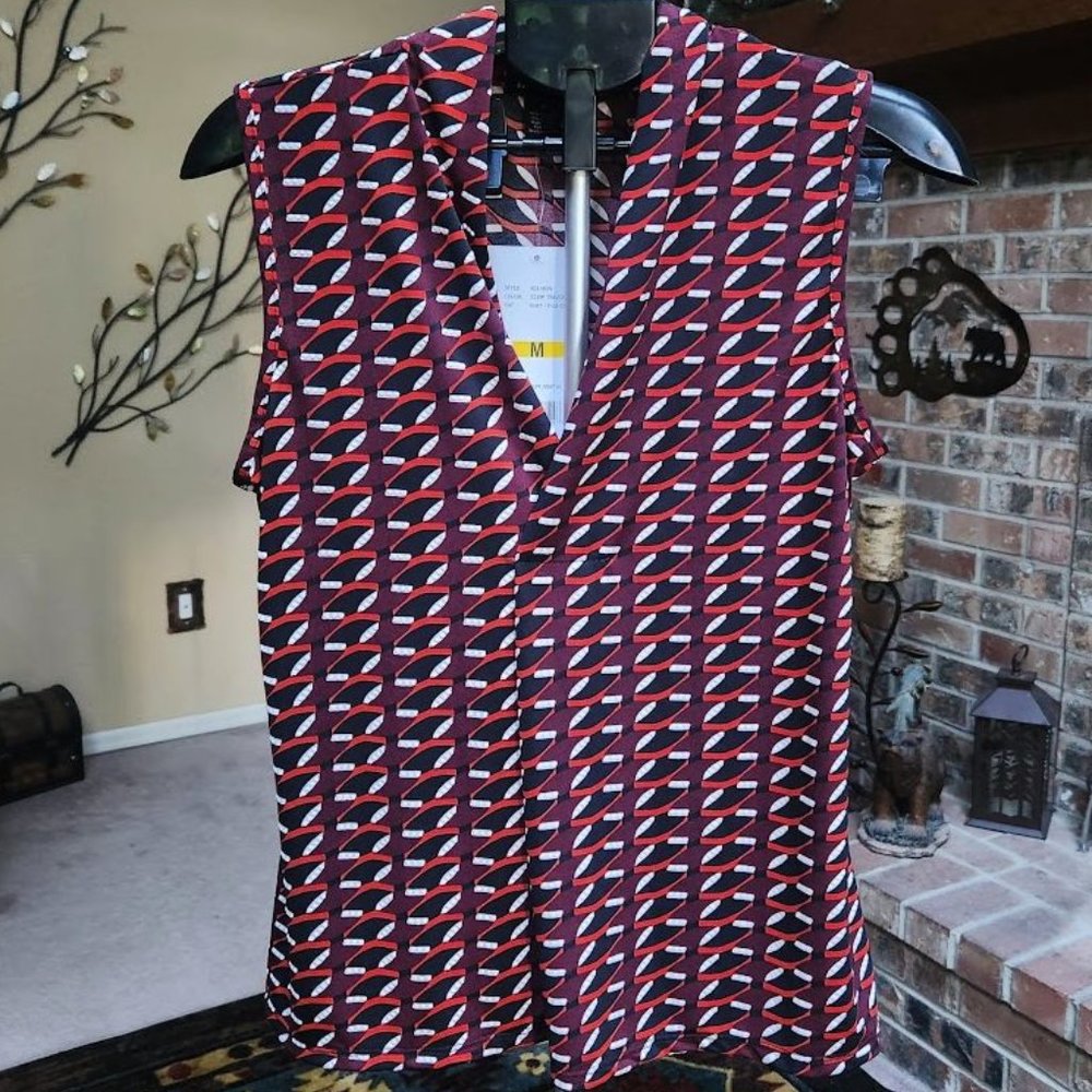 NWT By Design coloral sleeveless blouse sz medium